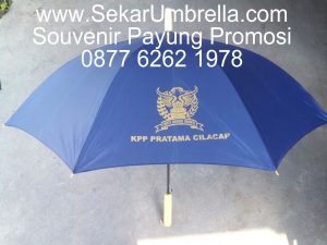 Payung standar biru