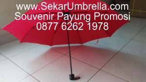Payung standar merah