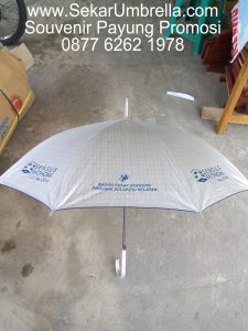 Payung standar putih