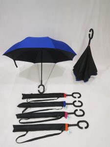 Payung Terbalik Biru Bagian Dalam Hitam